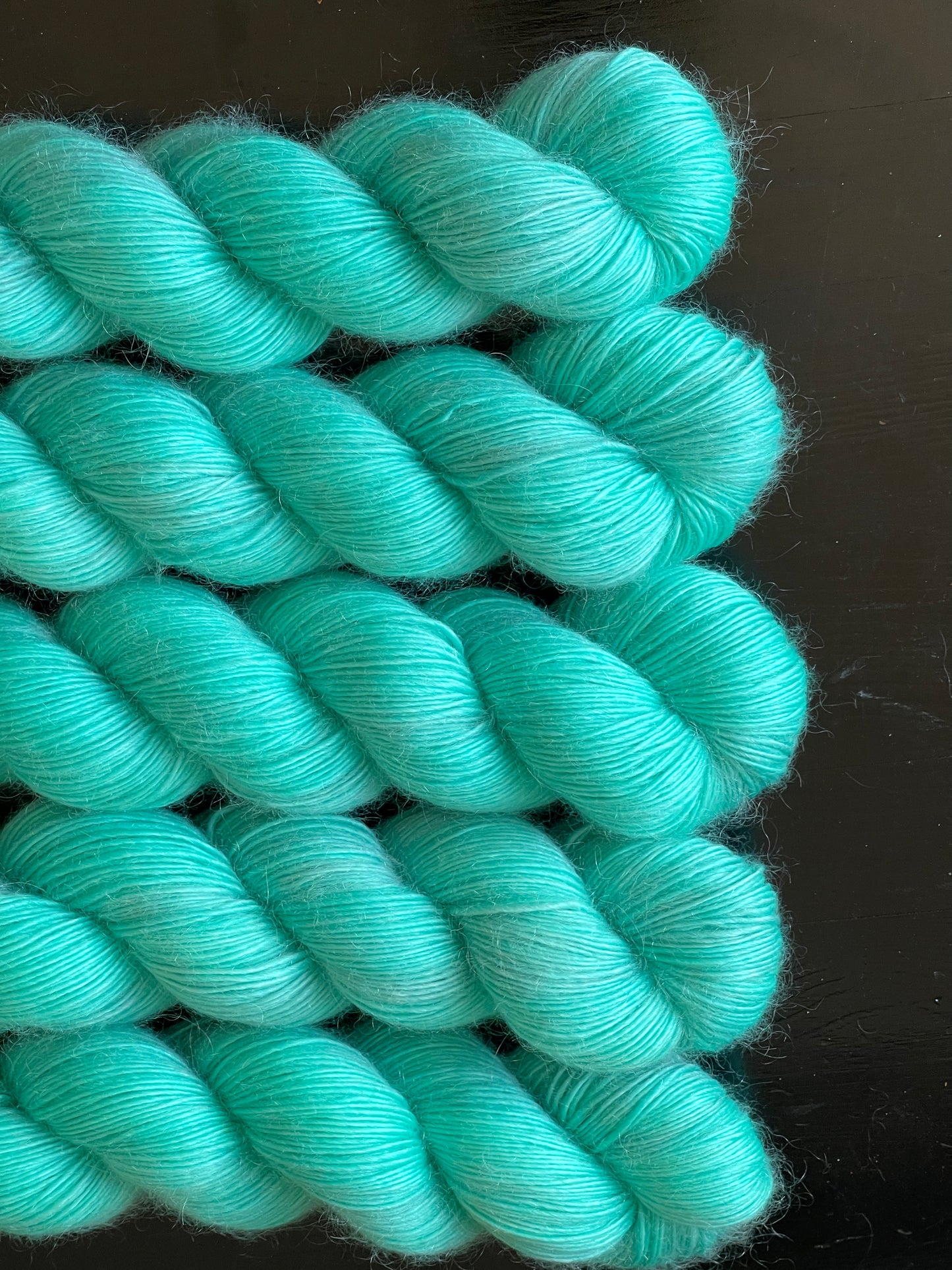 Bellezza Single Fingering Aqua Viva