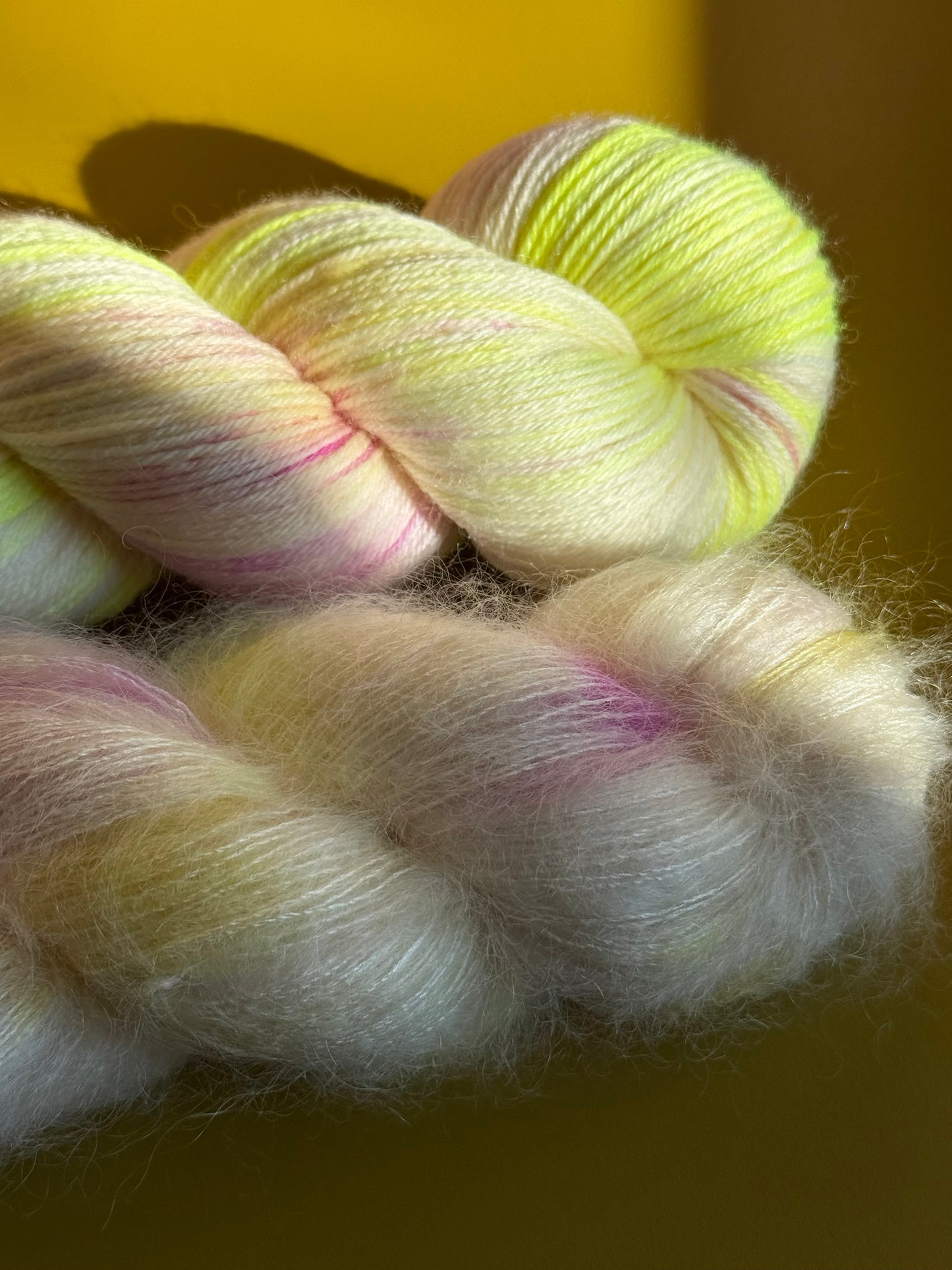 Amore Fingering Yellow Stone