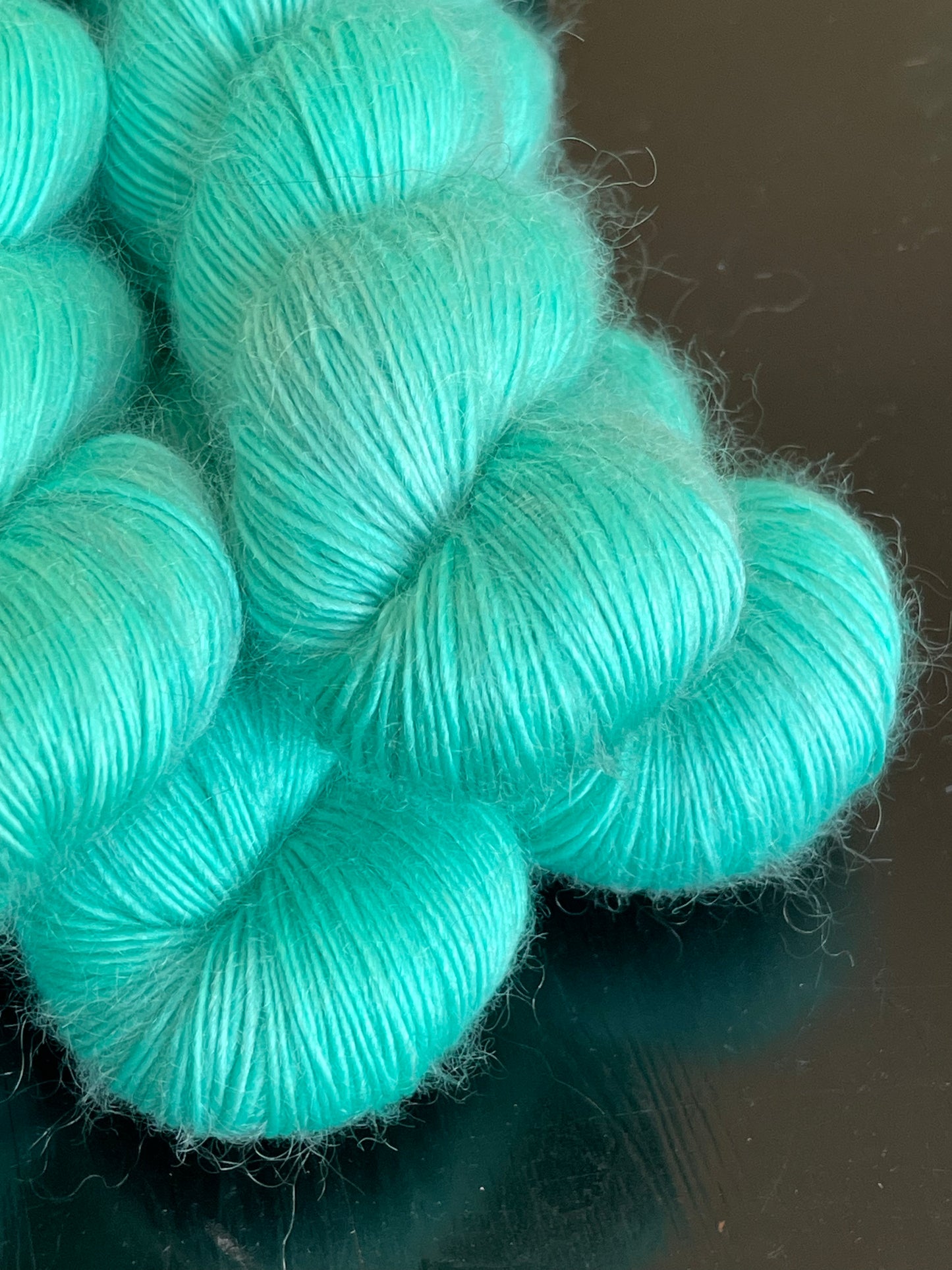 Bellezza Single Fingering Aqua Viva