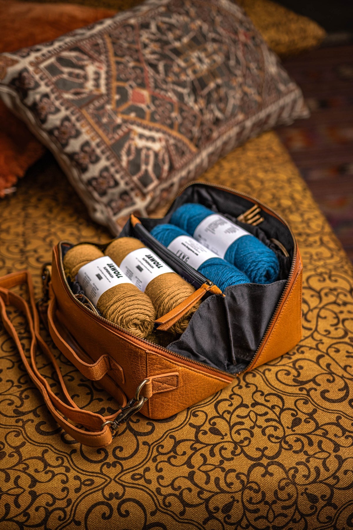 MUUD Sac CLEO