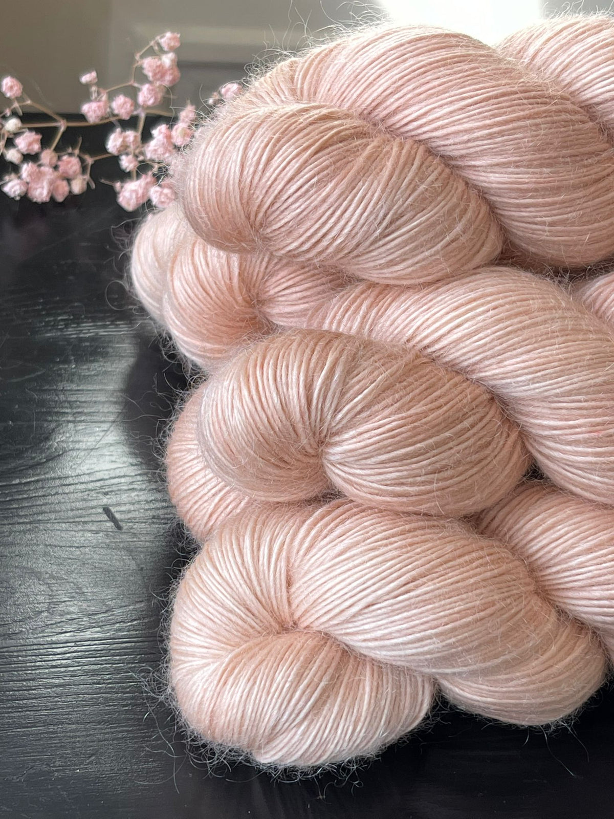 Écheveau laine single mérinos mohair fingering Donatella 100g 400m rose abricot pêche Wooliette