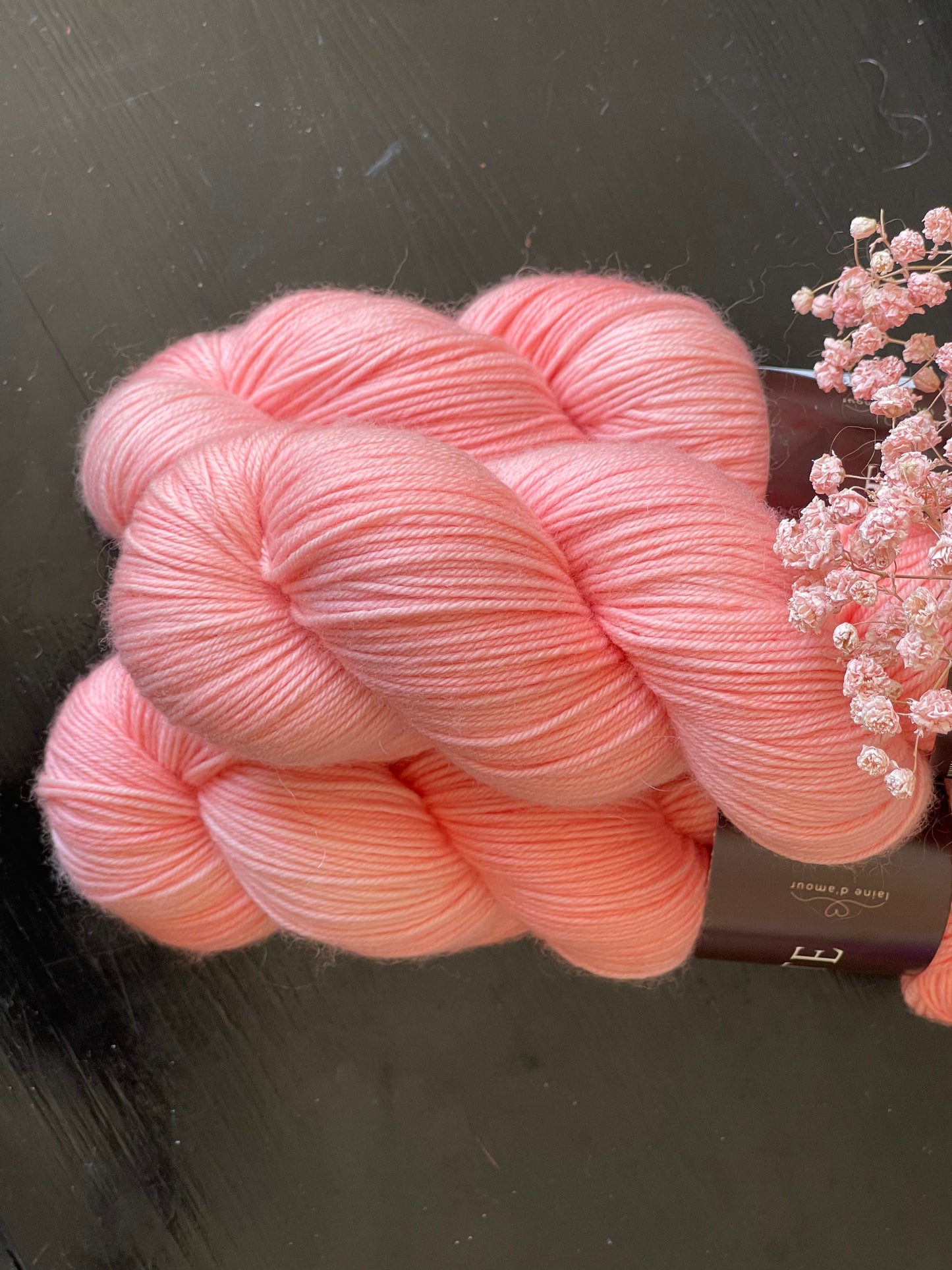 Laine à chaussettes artisanale rose abricot mérinos nylon fingering France Wooliette