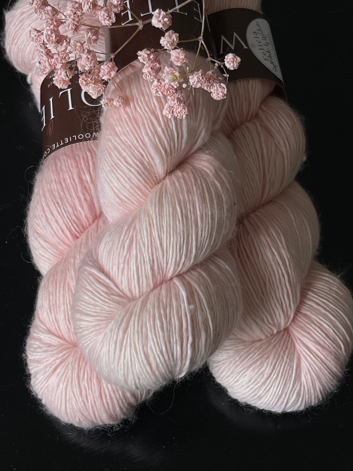 Felicia Single merino fingering Soft Pink