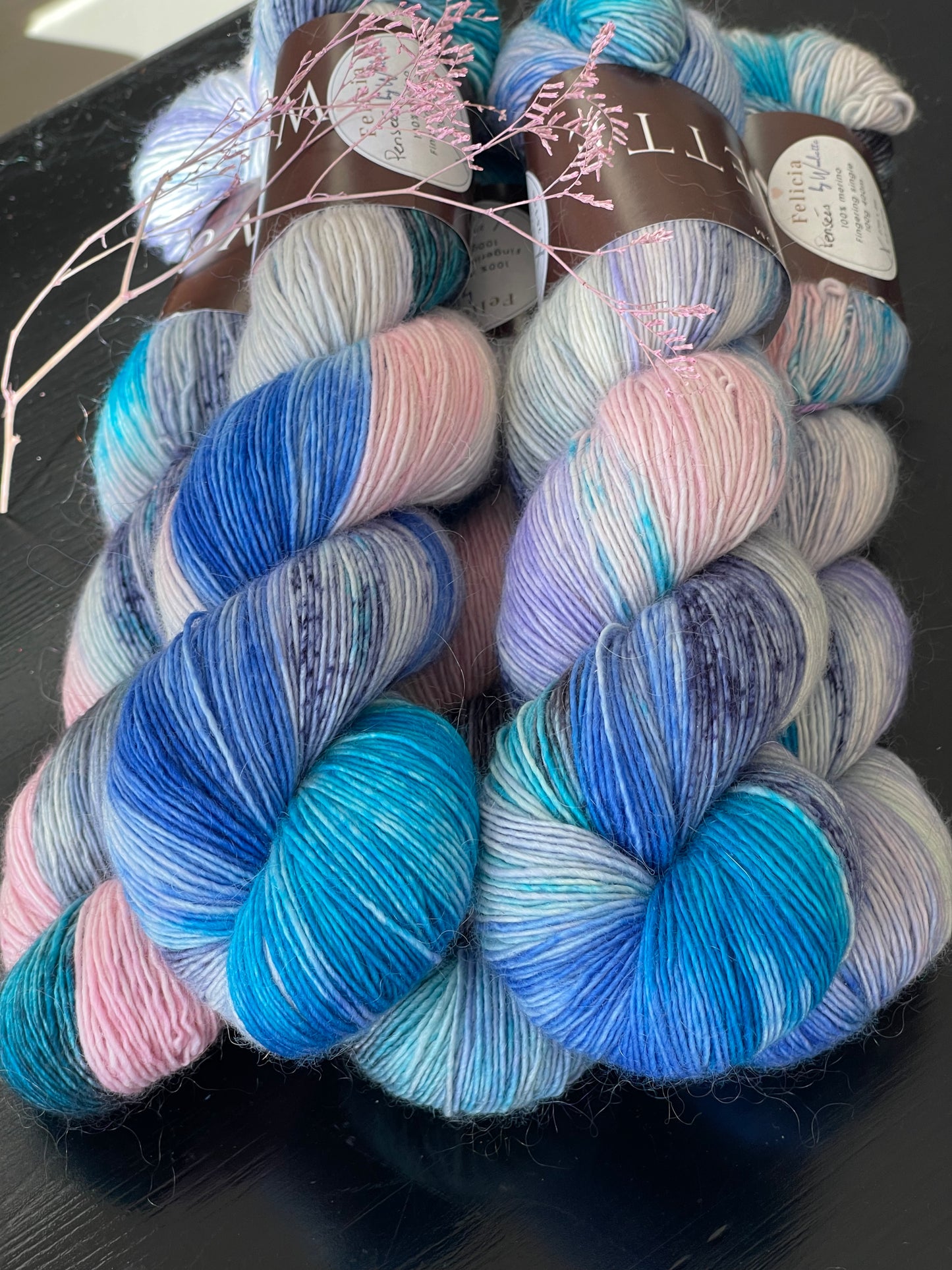 Felicia Single merino fingering Pensées