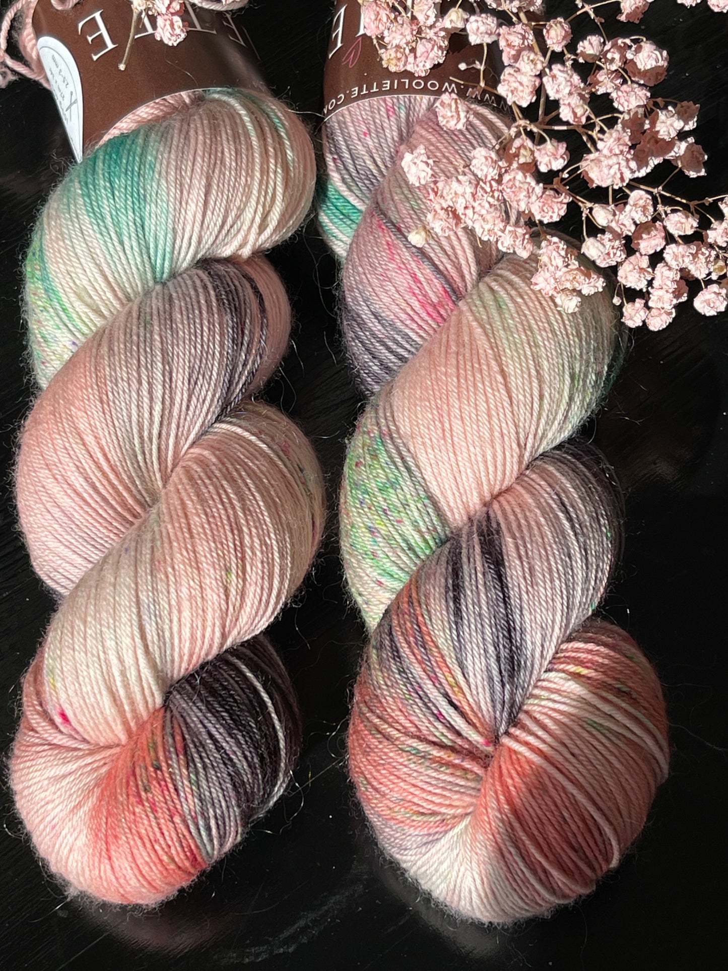 Luce Fingering Happy Colours White Chapel