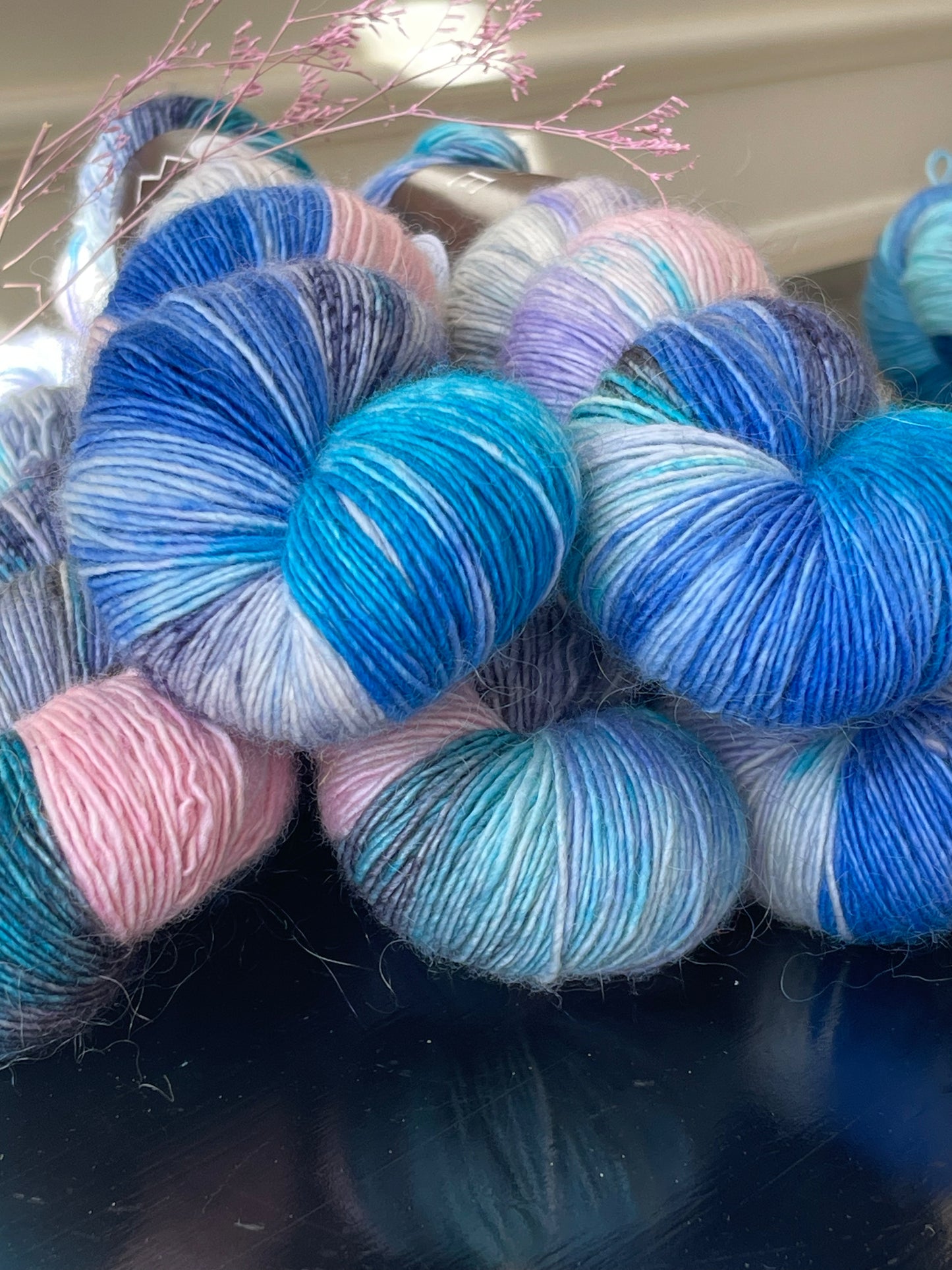 Felicia Single merino fingering Pensées