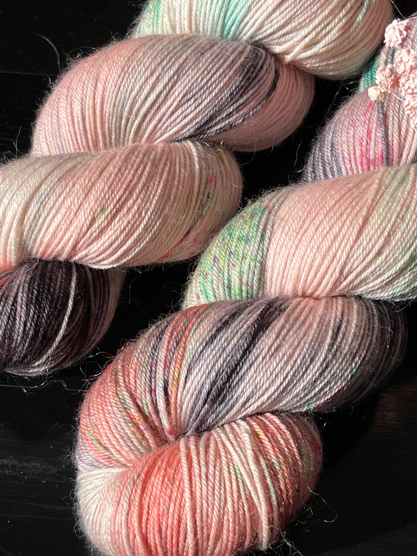 Luce Fingering Happy Colours White Chapel