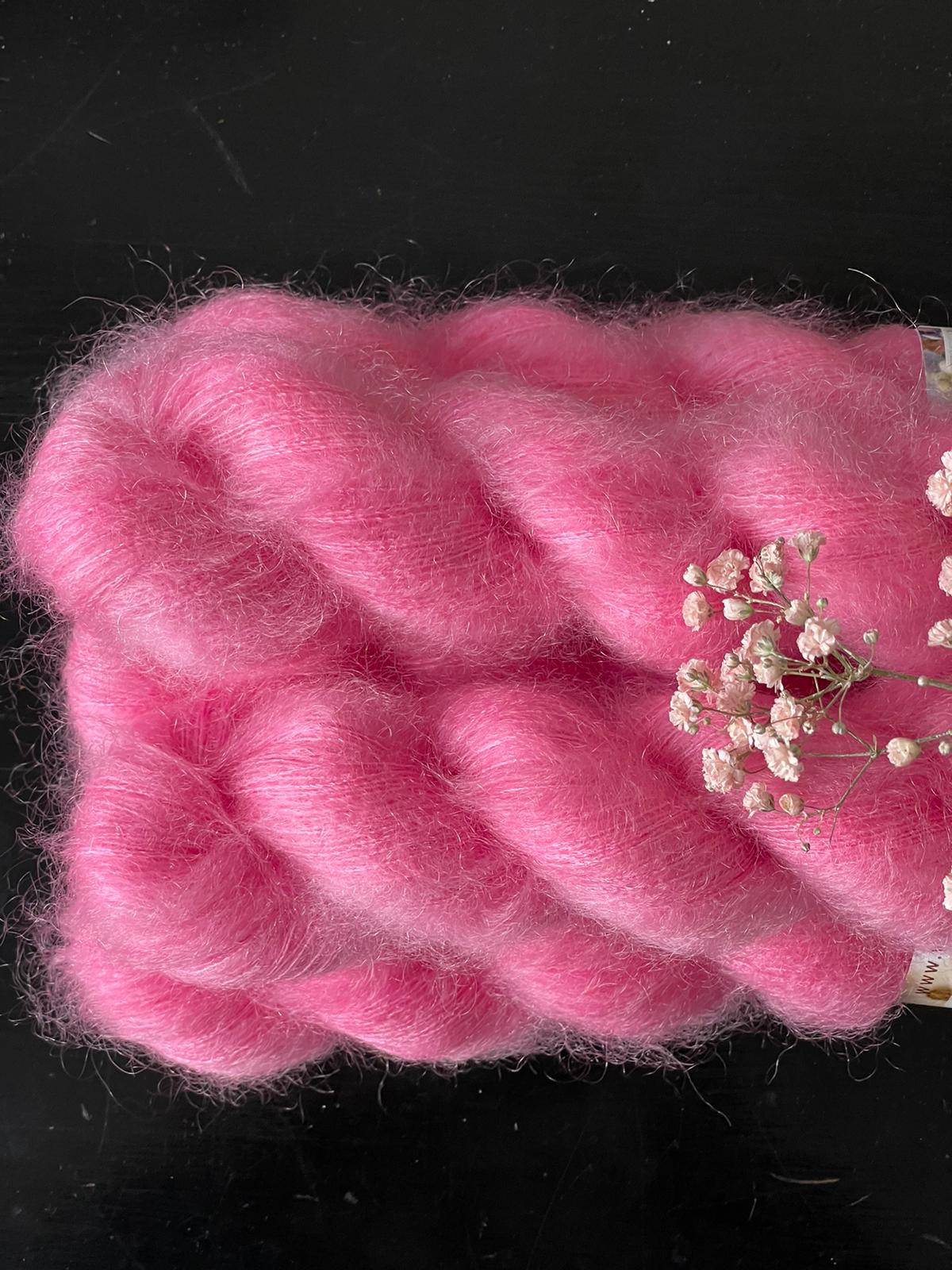 Laine Doucette Romantica kid mohair et soie Galantry rose bonbon teinte main Wooliette