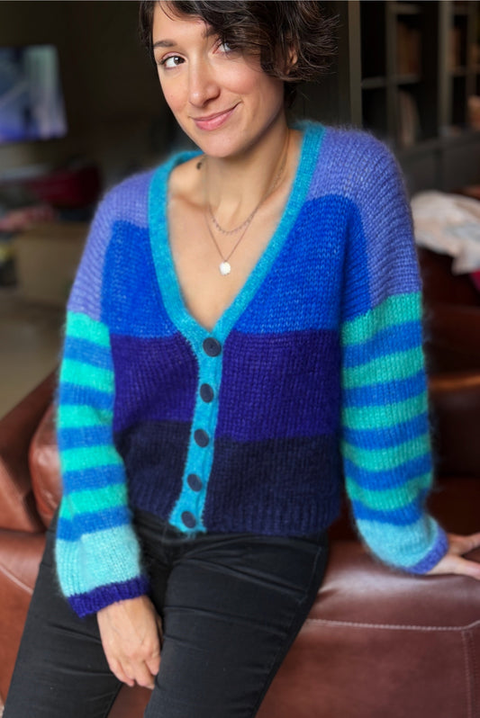 Cardigan Lovely Wooliette en mohair et soie, tricot ample et douillet, patron personnalisable en couleurs et tailles.