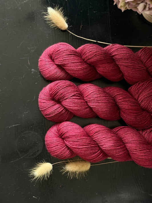 laine Yalux Wooliette mérinos yak et soie , coloris Burlesque