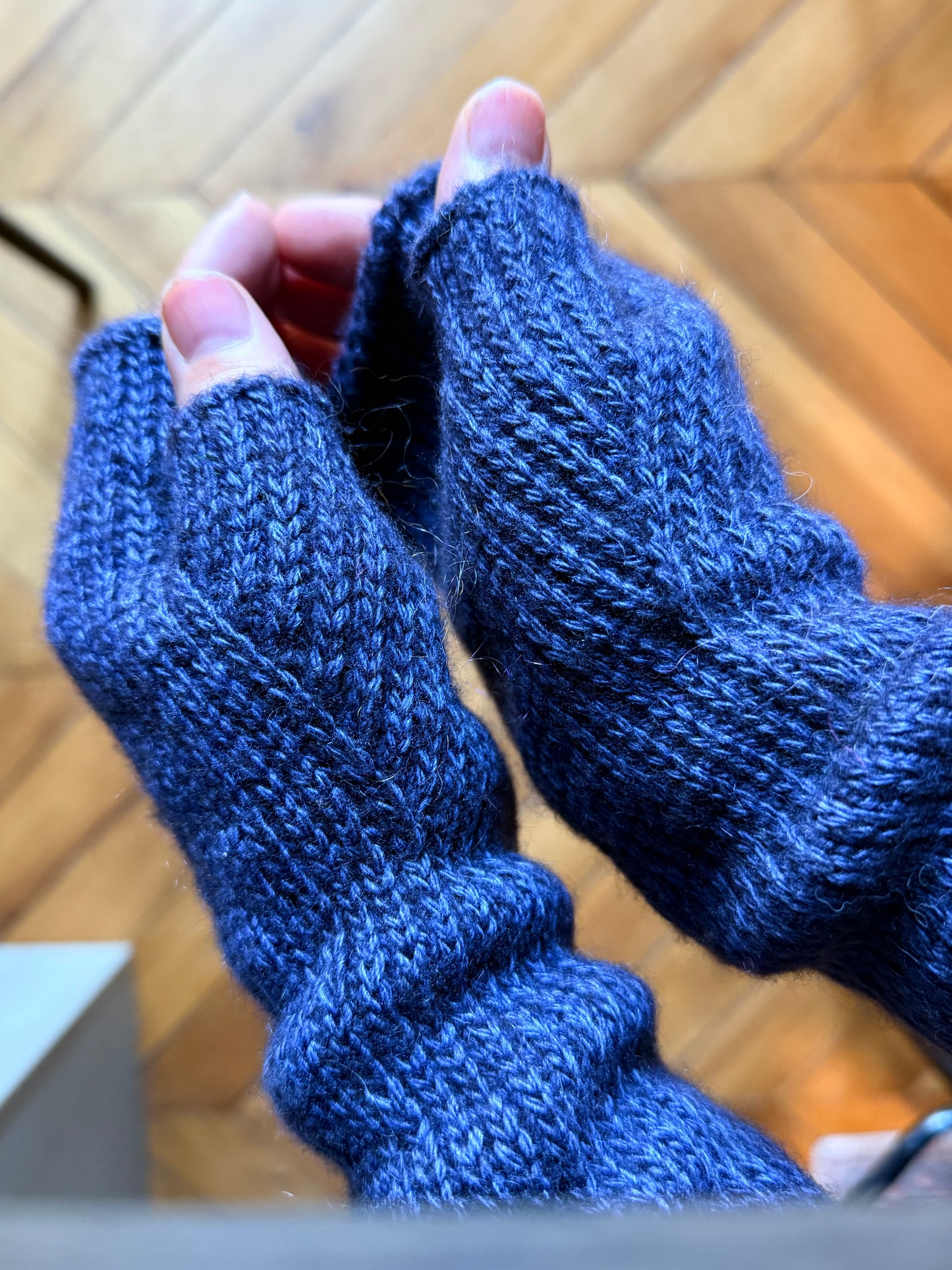 Silky Lace Yak col Marina pour tricoter les Chantal Mittens