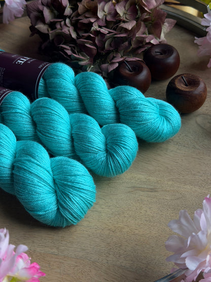 Ornella Fingering Bora Bora – Fil BFL Soie | Wooliette