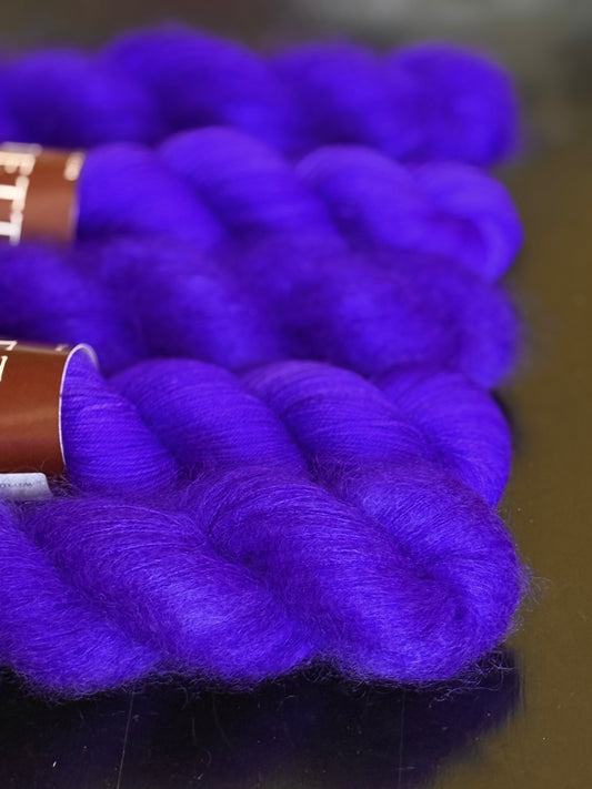 Laine à chaussettes artisanale bleu violet mérinos nylon fingering France Wooliette