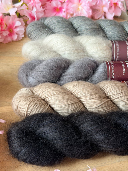 Écheveaux laine Wooliette combo Pulse camaïeu de gris et noir pour châle Stephen West
