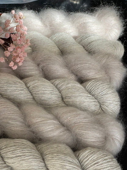 Laine Perla DK bébé alpaga soie cachemire écrue Plume gris clair naturel Wooliette