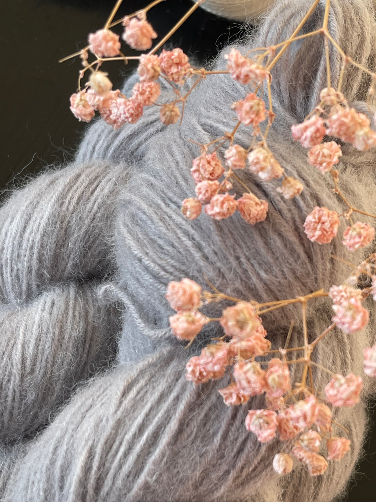 Laine artisanale grise alpaga DK aiguilles 4 mm France Wooliette