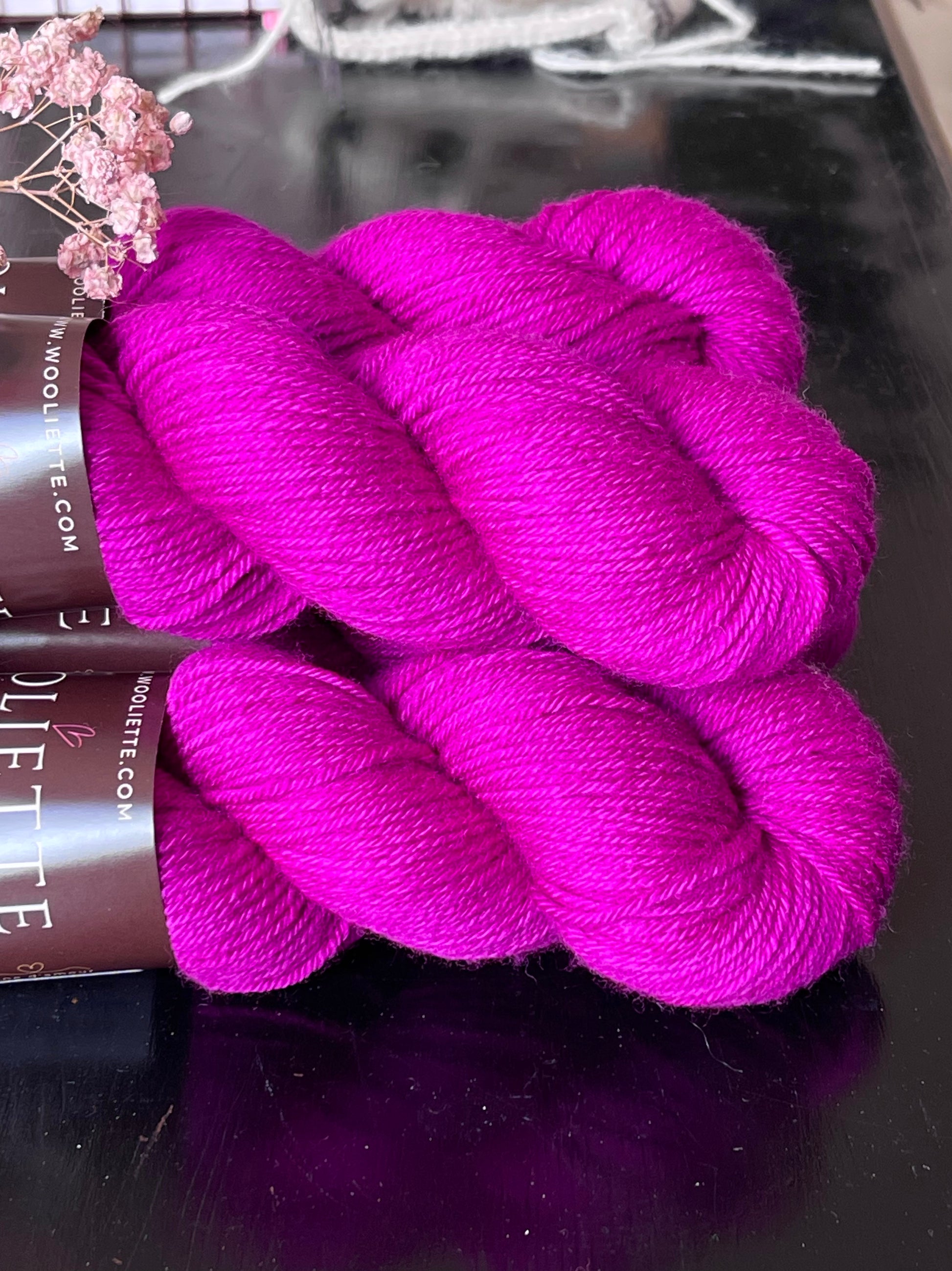 Écheveau laine mérinos cachemire nylon DK Barocco 100g 212m magenta pourpre Wooliette