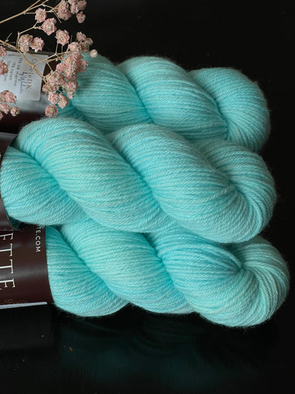Écheveau laine mérinos cachemire nylon DK Lagon 100g 212m vert d'eau aigue-marine Wooliette