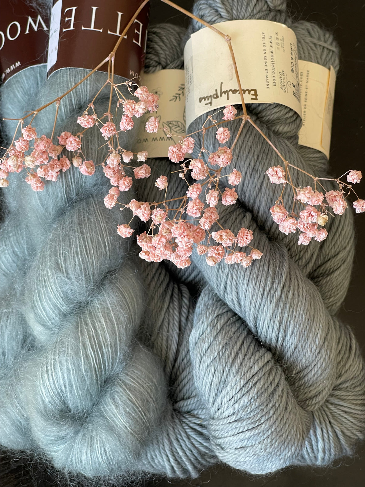 Écheveau laine mérinos cachemire nylon DK Eucalyptus 100g 212m vert-gris sauge Wooliette