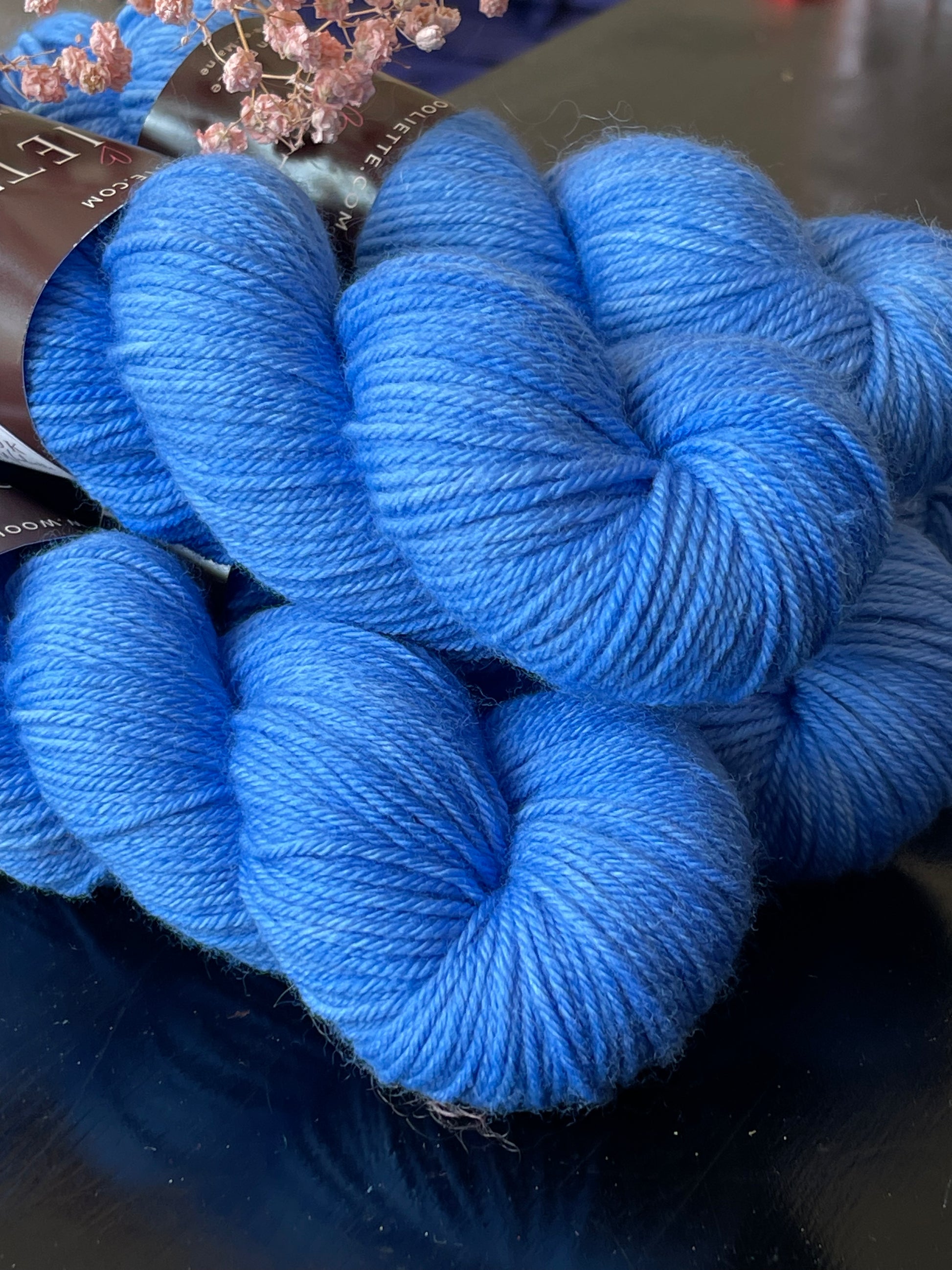 Écheveau laine mérinos nylon DK Stellaire 100g 220m bleu roi cobalt Wooliette