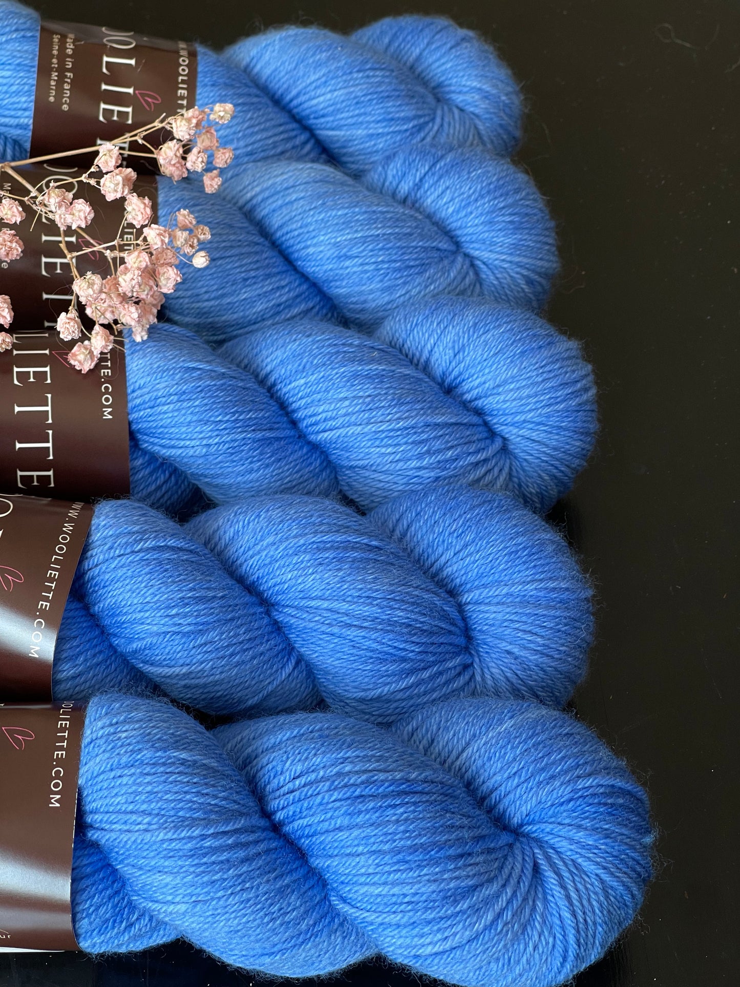 Laine Cybele DK mérinos nylon Stellaire bleu roi teinte main Wooliette