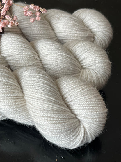 Écheveau laine mérinos nylon DK Perle 100g 220m gris perle Wooliette