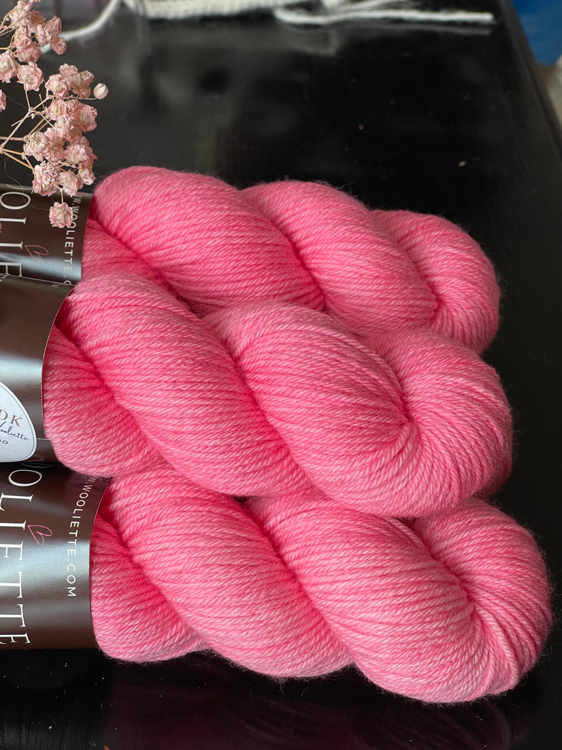Écheveau laine mérinos nylon DK Sweetie 100g 220m rose pivoine soutenu Wooliette