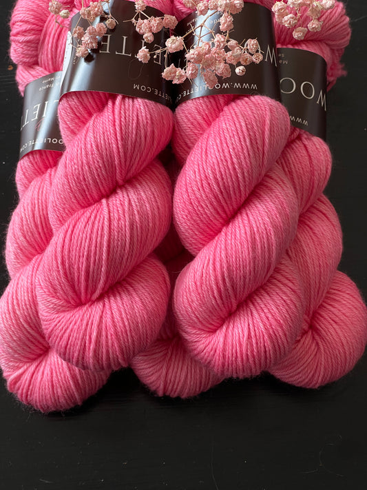 Laine Cybele DK mérinos nylon Sweetie rose pivoine teinte main Wooliette