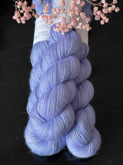 Écheveau laine alpaga soie cachemire fingering Hortensia 100g 400m bleu lavande pervenche Wooliette