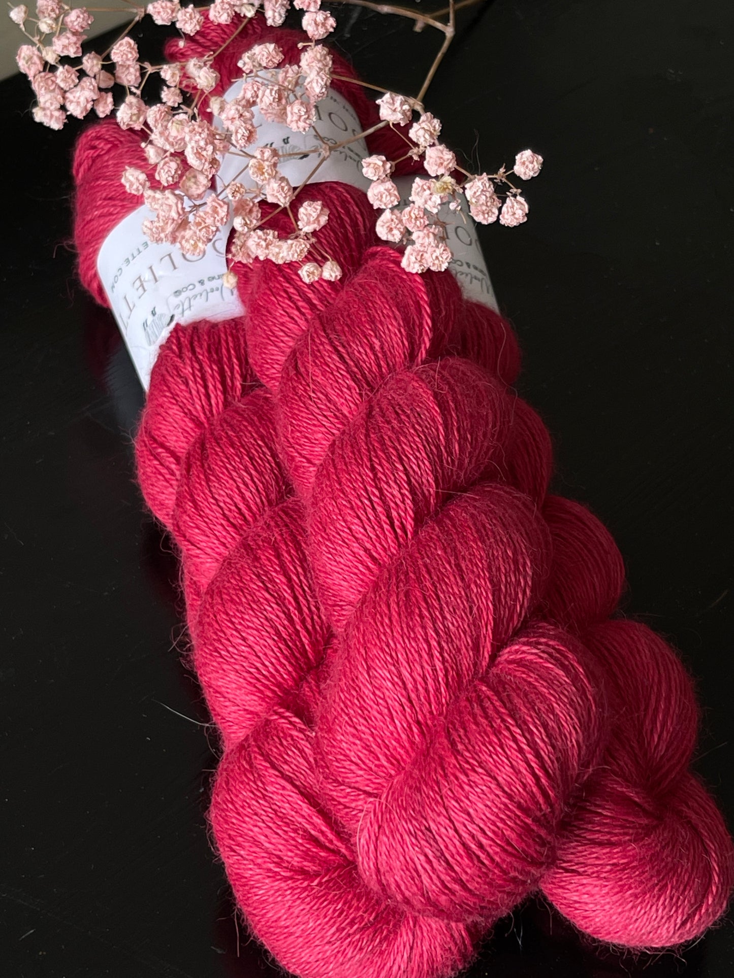 Laine de luxe alpaga cachemire et soie fingering rouge cerise France Wooliette