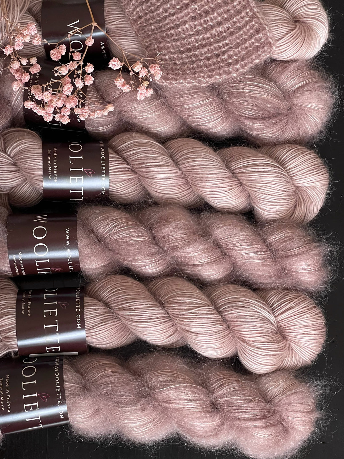 Détail texture laine Bellezza mérinos kid mohair coloris bois rosé Mars et Vénus Wooliette