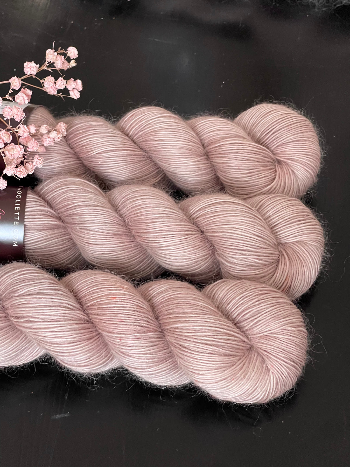 Laine Bellezza Fingering mérinos kid mohair Mars et Vénus bois rosé teinte main Wooliette