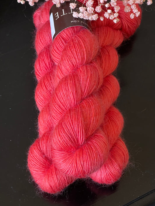 Laine Bellezza Fingering mérinos kid mohair Famosa corail orangé teinte main Wooliette