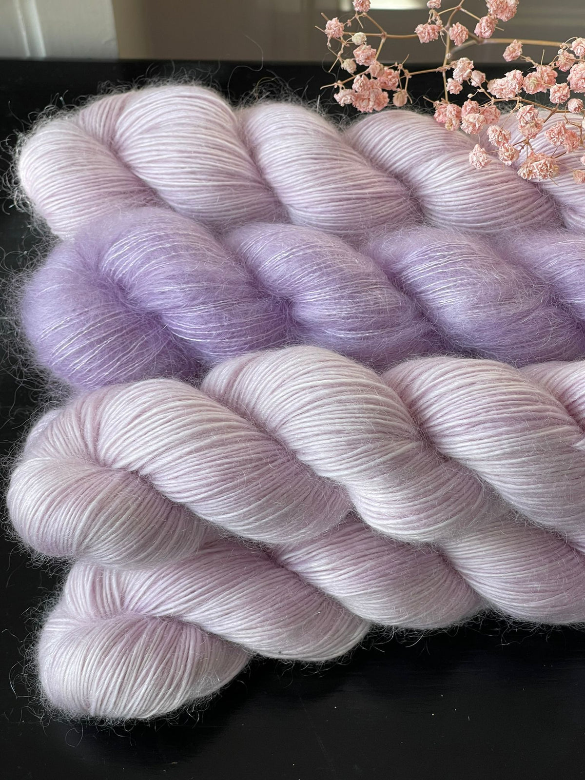 Écheveau laine single mérinos mohair fingering Biche 100g 400m lilas poudré Wooliette