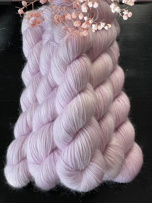 Laine Bellezza Romantica mérinos kid mohair Biche lilas pâle teinte main Wooliette