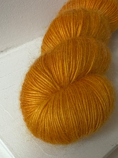 Écheveau laine single mérinos mohair fingering Eldorado 100g 400m ocre ambre caramel Wooliette