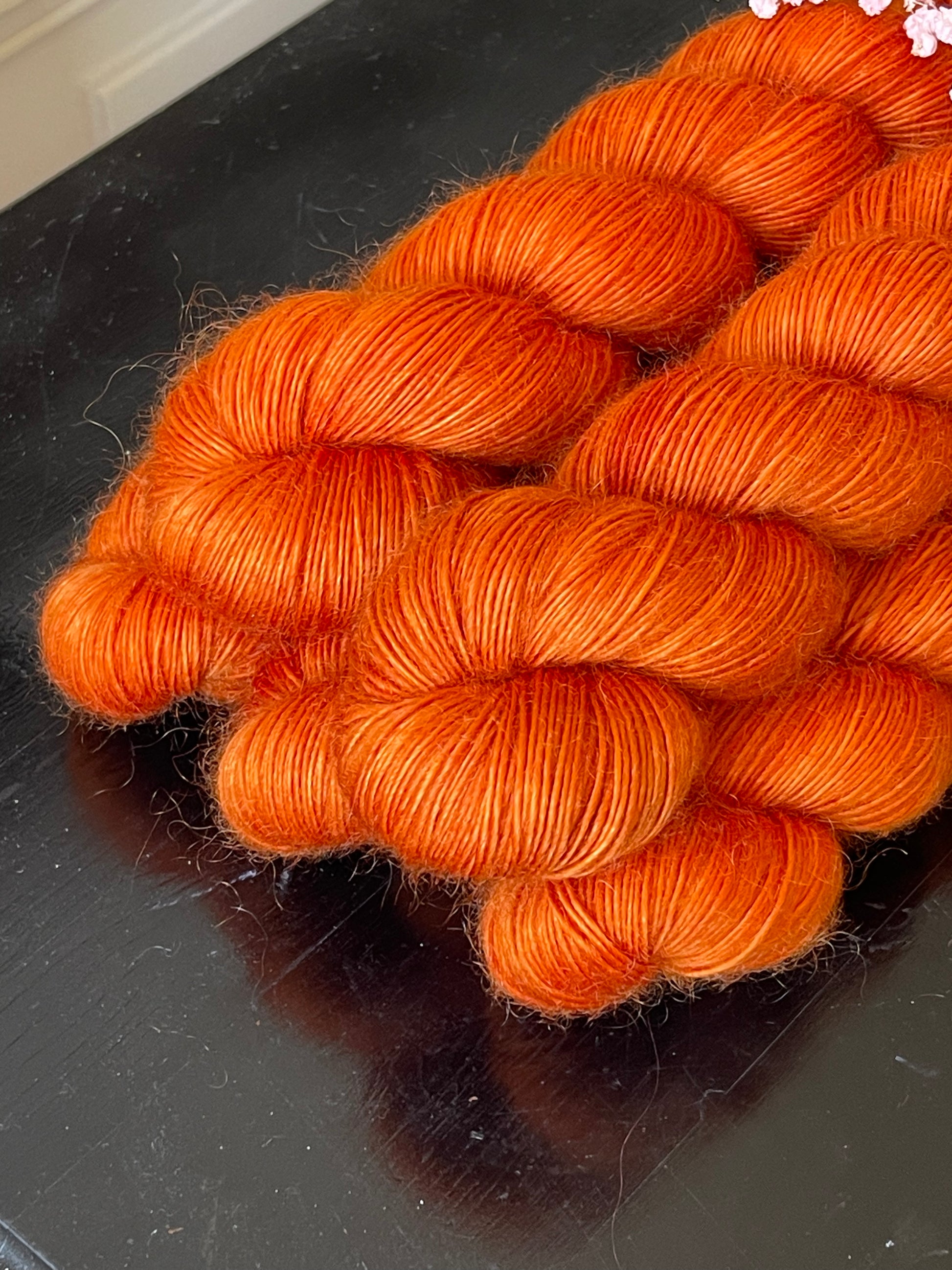 Écheveau laine single mérinos mohair fingering Spicy 100g 400m orange paprika Wooliette
