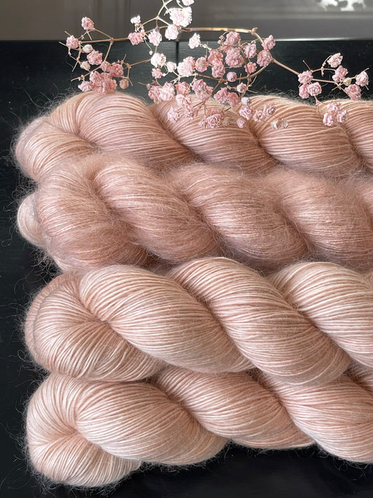 Laine Bellezza Romantica mérinos kid mohair Donatella rose abricot teinte main Wooliette