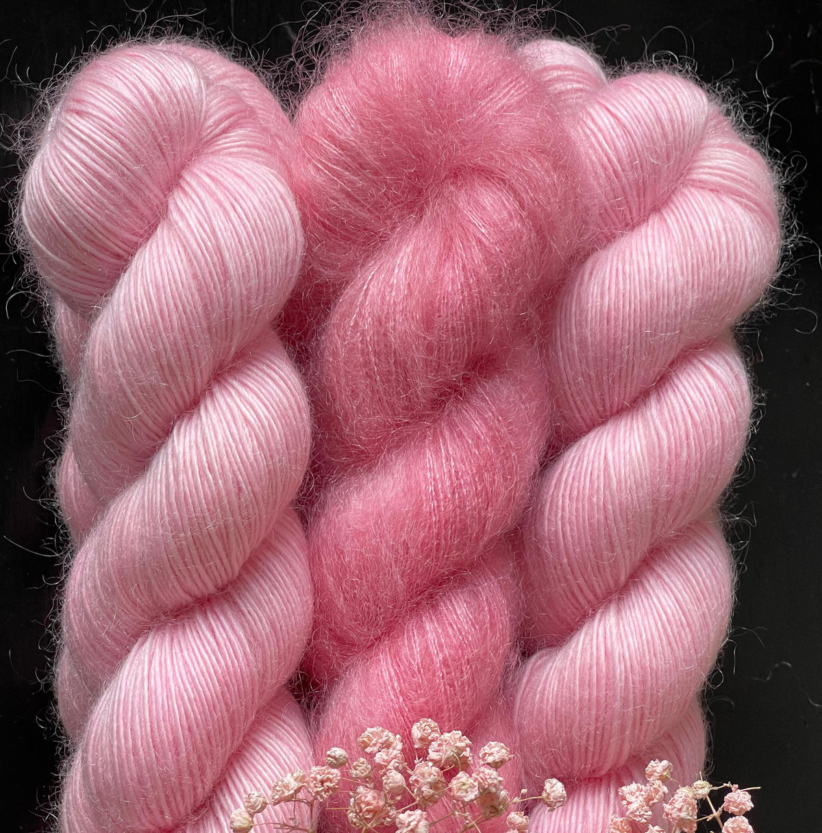 Écheveau laine single mérinos mohair fingering Galantry 100g 400m rose bonbon vif Wooliette