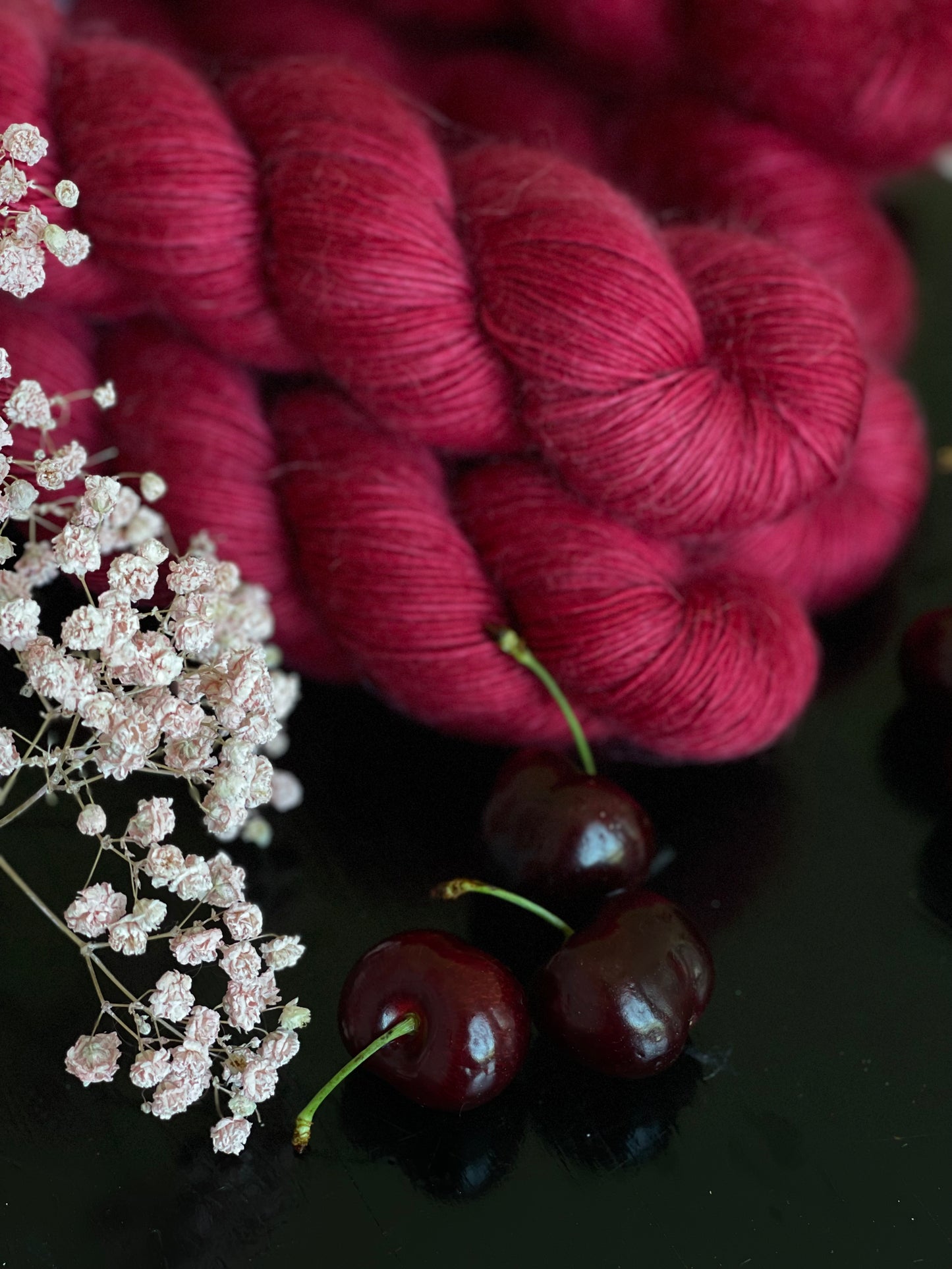 Laine Bellezza Fingering mérinos kid mohair Burlesque rouge cerise teinte main Wooliette
