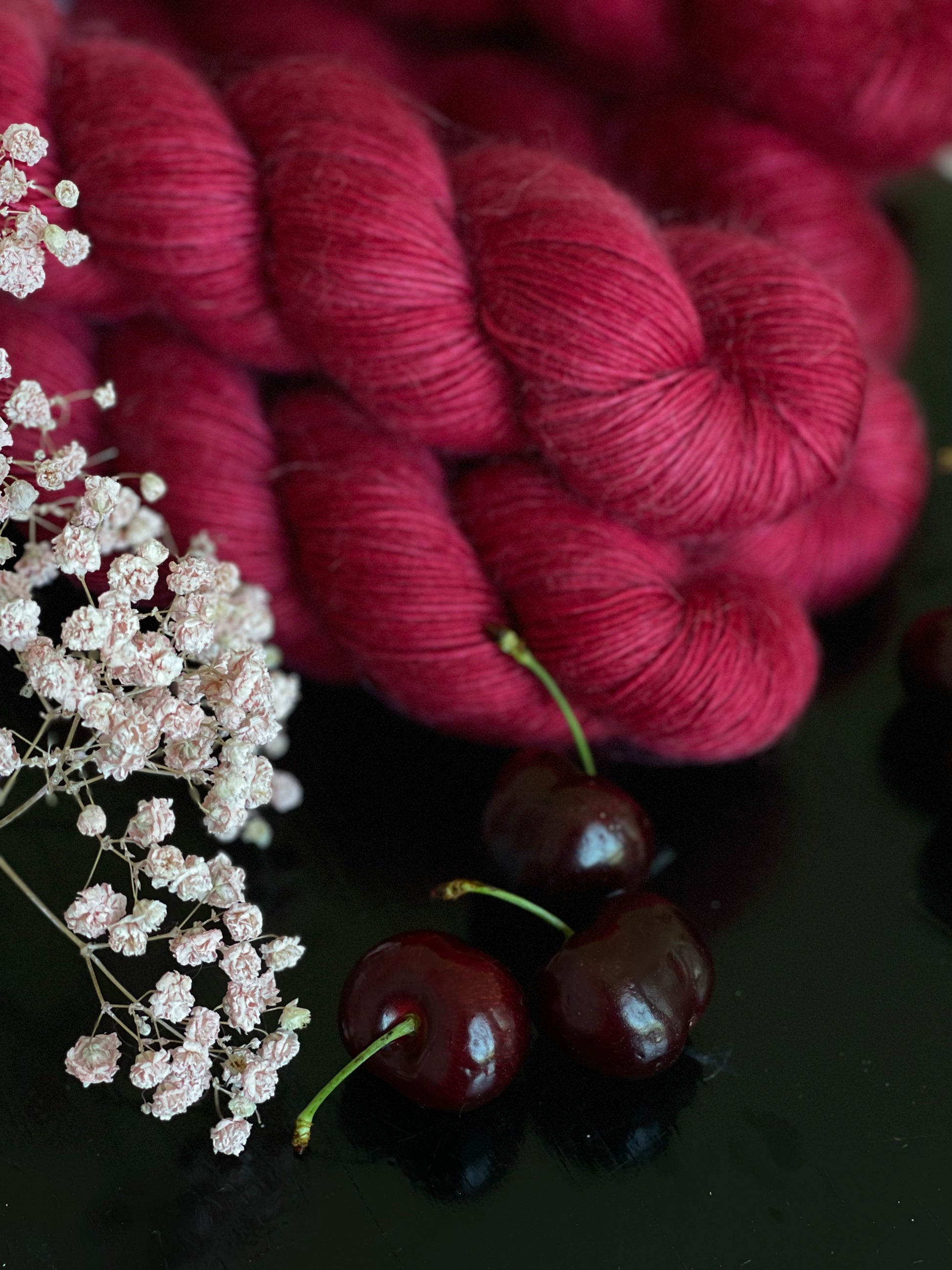 Laine Bellezza Fingering mérinos kid mohair Burlesque rouge cerise teinte main Wooliette