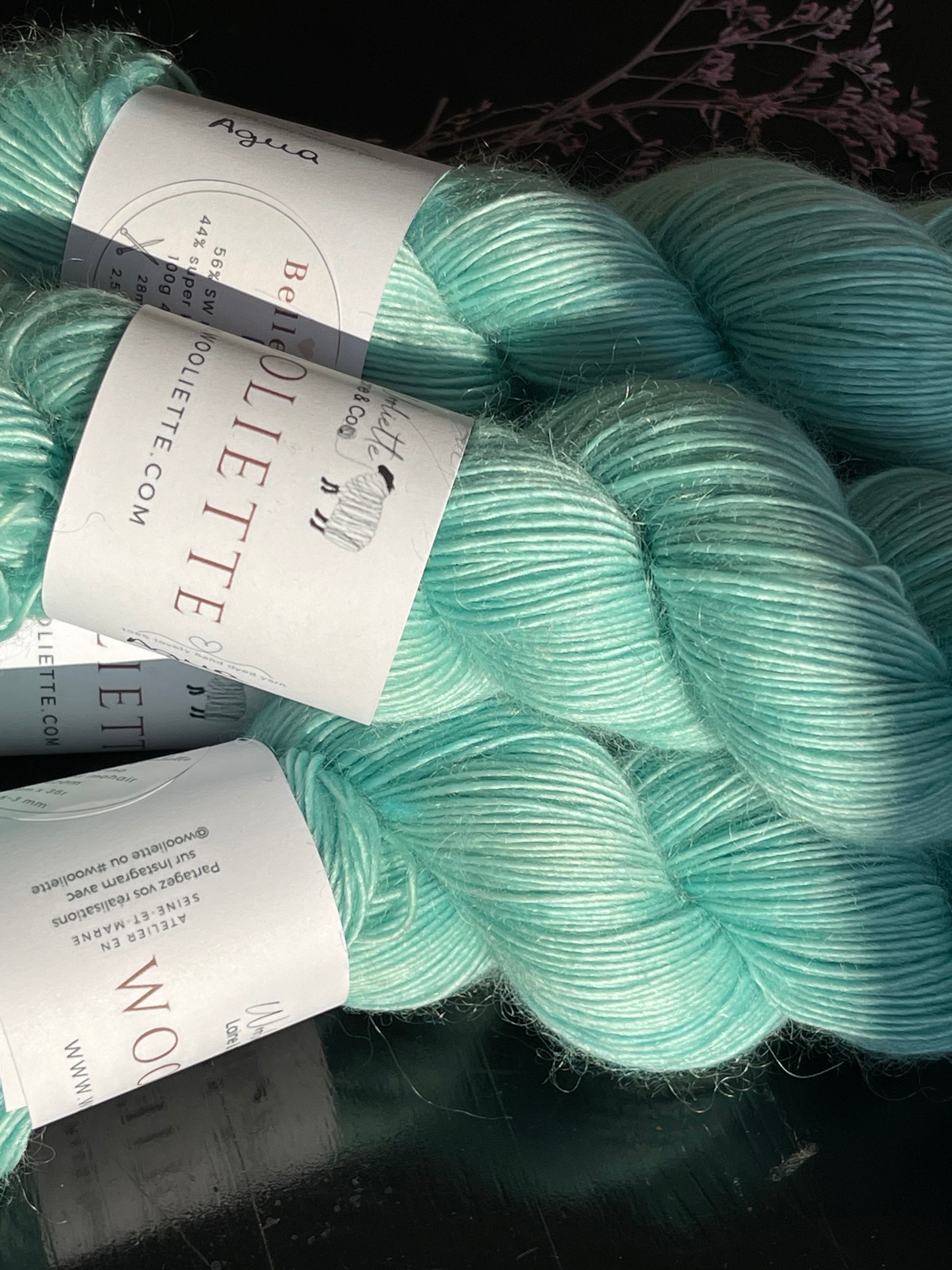 Détail texture laine Bellezza mérinos kid mohair coloris vert d'eau pastel Lagon Wooliette