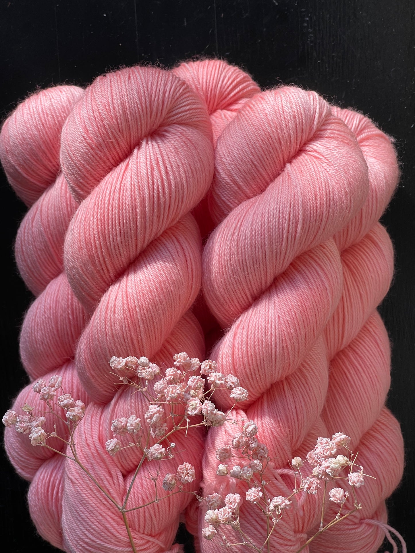 Laine Cybele Fingering mérinos nylon Chamallow rose bonbon teinte main Wooliette