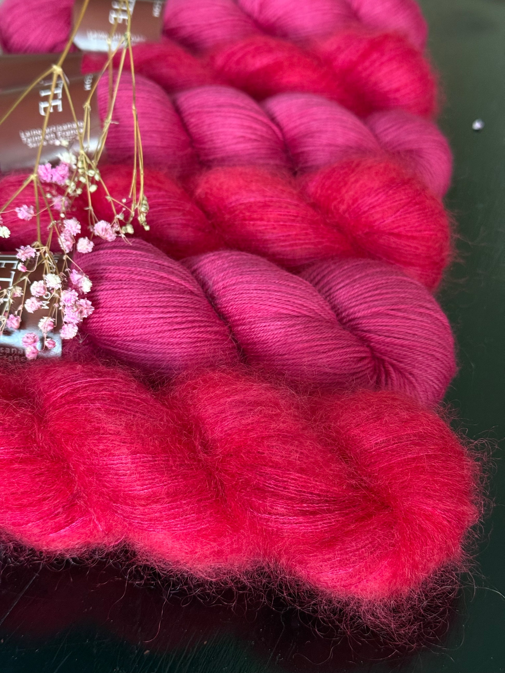 Écheveau laine mérinos nylon fingering Berry Blum 100g 400m rose profond pivoine Wooliette