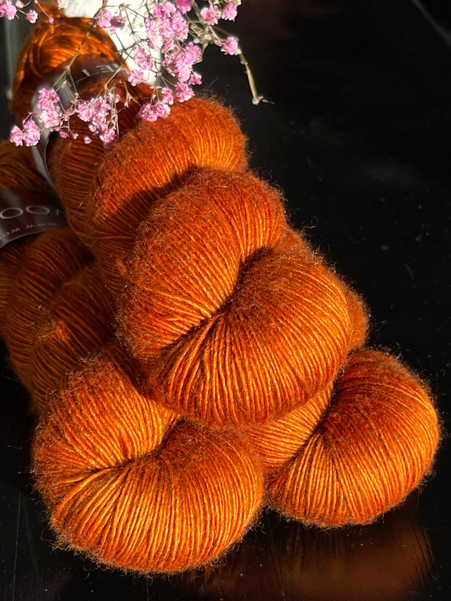 Écheveau laine mérinos soie et yak fingering Spicy 120g 480m orange rouille paprika Wooliette