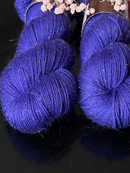 Écheveau laine à chaussettes pailletée fingering Betty Blue 100g 400m bleu indigo profond Wooliette