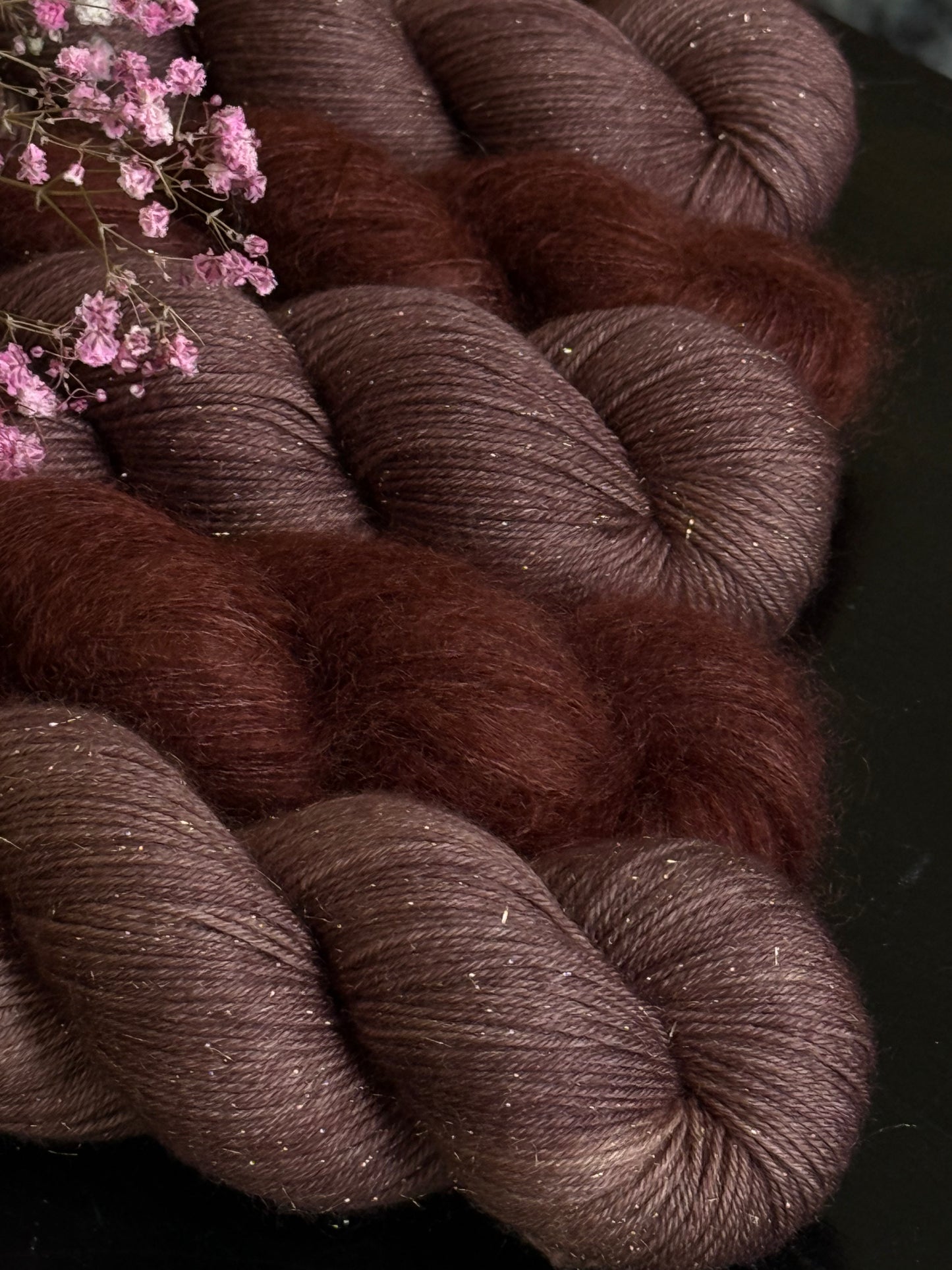 Écheveau laine à chaussettes pailletée fingering La Dame de Fer 100g 400m brun cacao Wooliette