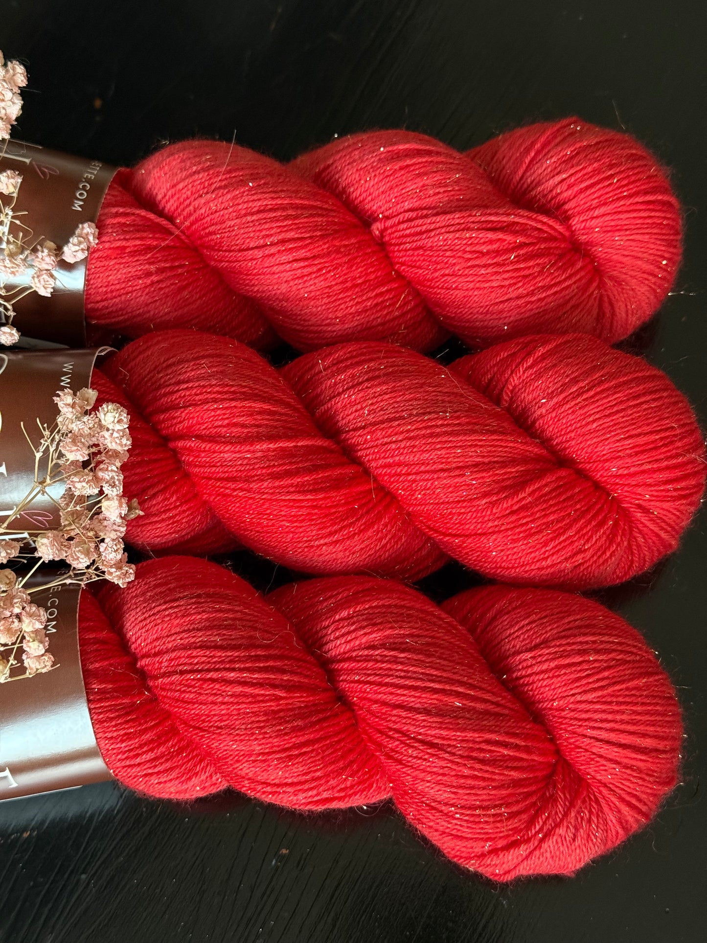 Écheveau laine à chaussettes pailletée fingering Brittany 100g 400m rouge franc profond Wooliette