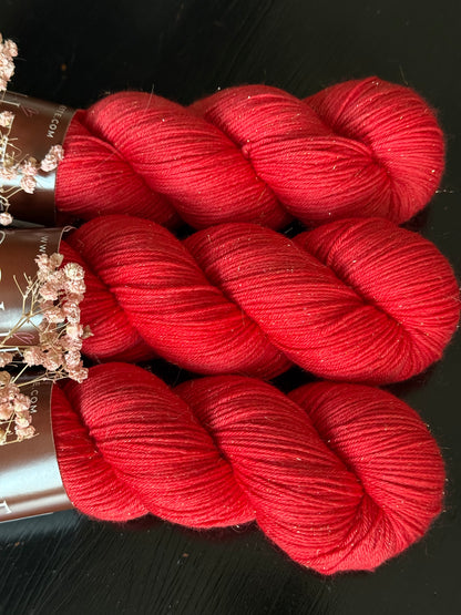 Écheveau laine à chaussettes pailletée fingering Brittany 100g 400m rouge franc profond Wooliette