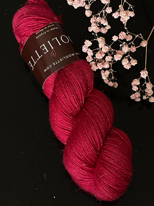 Laine Bimba Fingering mérinos nylon Stellina Burlesque rouge cerise teinte main Wooliette